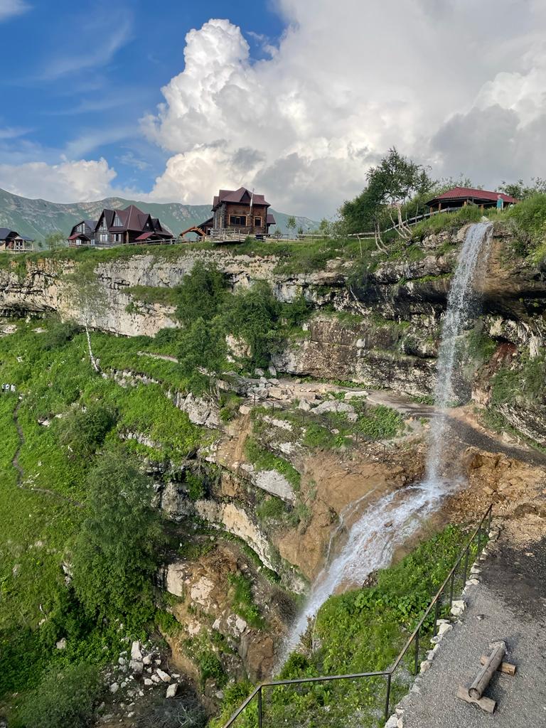 Орлы под нами, авторский тур