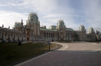 Большой дворец в Царицыно Большой дворец в Царицыно