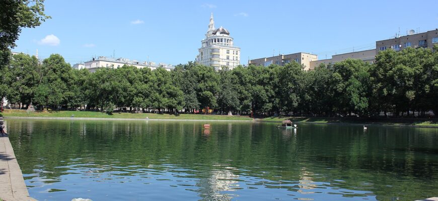 Патриаршие пруды в Москве