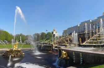 Большой каскад и фонтан «Самсон» в Петергофе