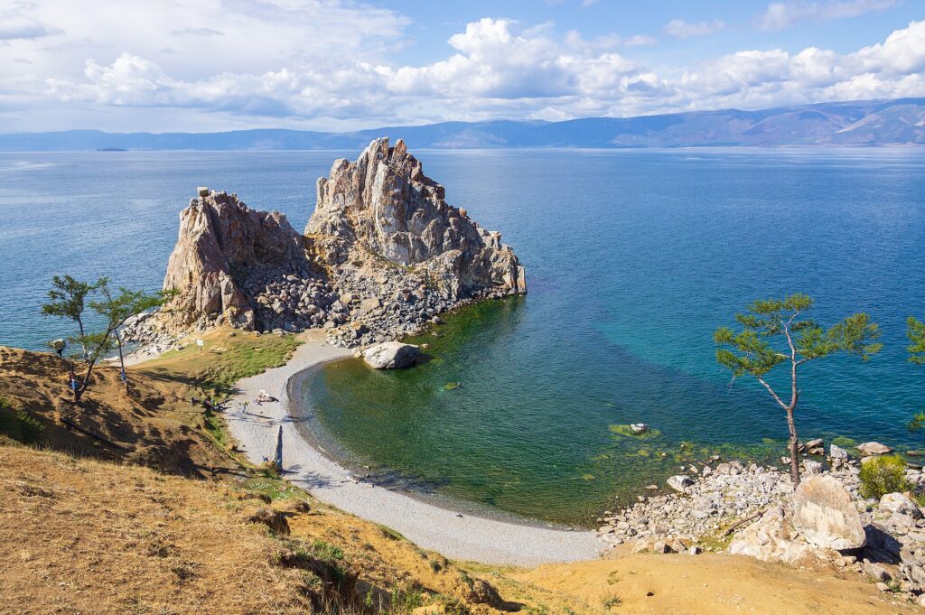 Скала Шаманка на Ольхоне Скала Шаманка на Ольхоне