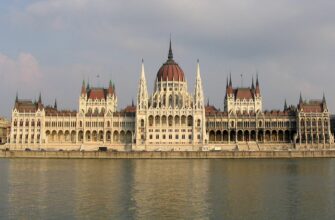 Здание парламента в Будапеште Здание парламента в Будапеште