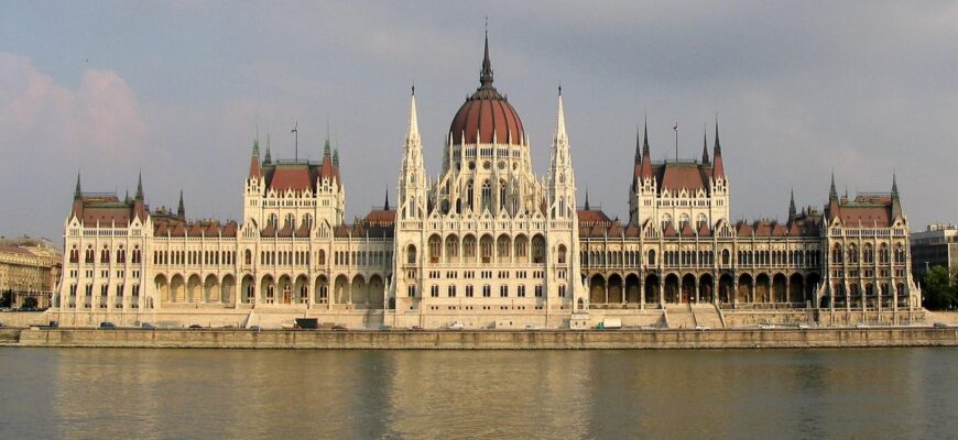 Здание парламента в Будапеште Здание парламента в Будапеште